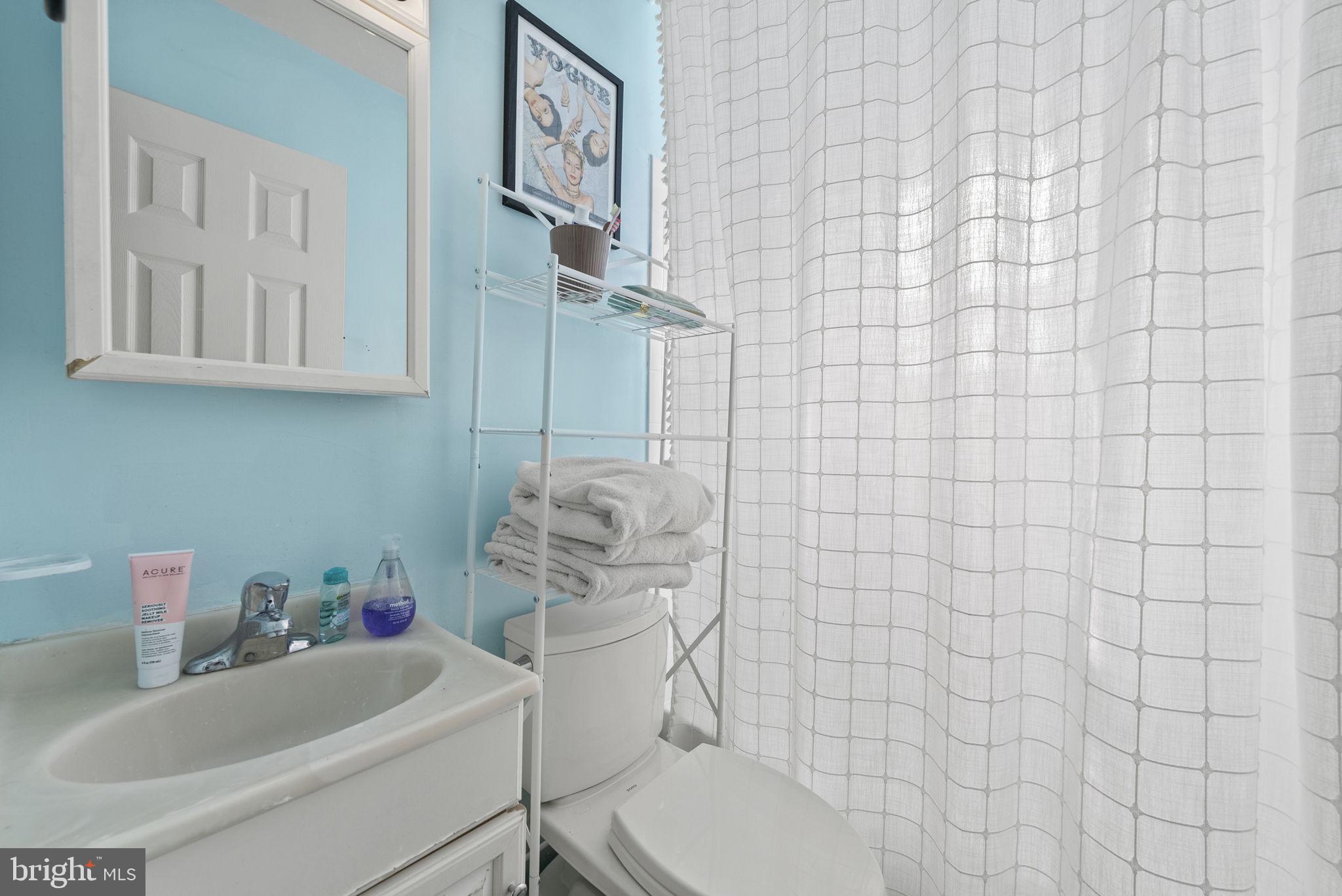 920 3rd Street Northeast Washington, DC 20002 - Photo 18 of 27 Upstairs full bath
