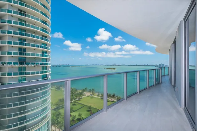 $13,500 | 488 Northeast 18th Street, Unit 1815, Miami, FL 33132