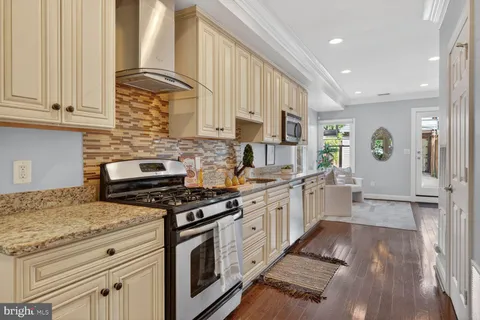 $924,900 | 803 9th Street Northeast, Washington, DC 20002