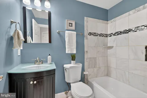 $924,900 | 803 9th Street Northeast, Washington, DC 20002