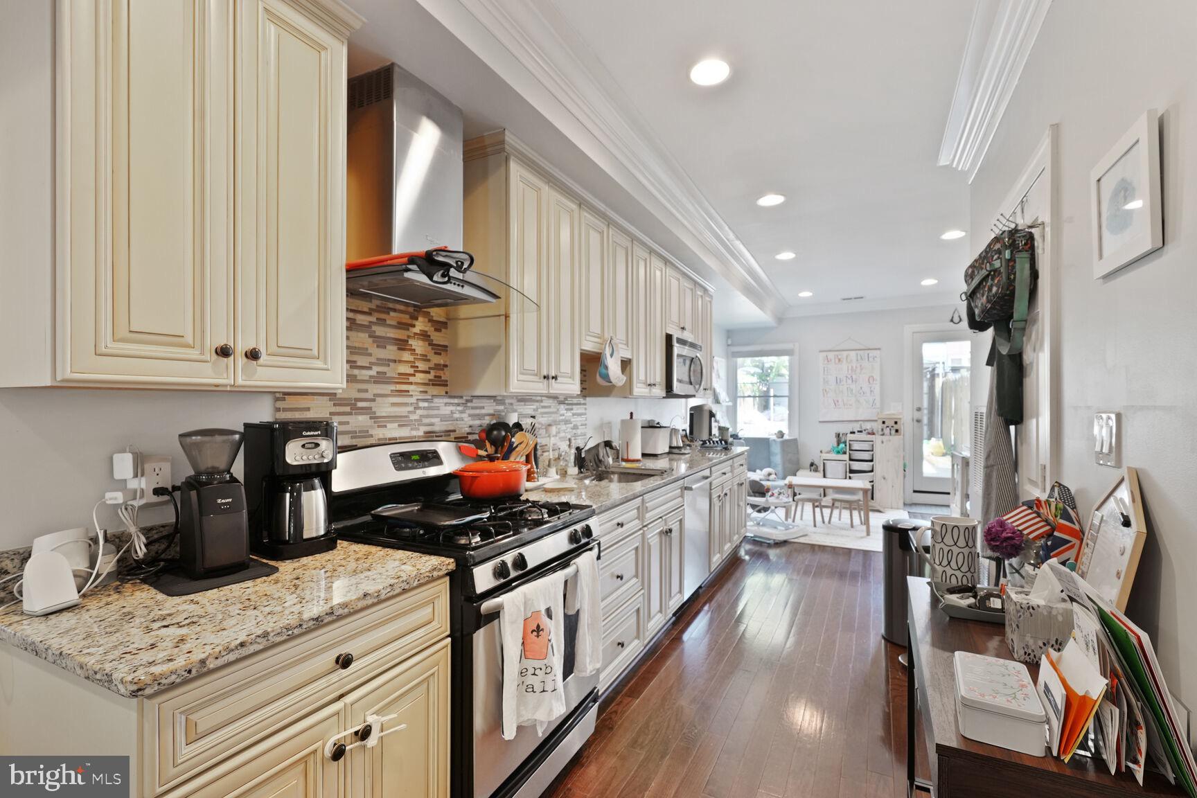 803 9th Street Northeast Washington, DC 20002 - Photo 7 of 22 Kitchen with SS appliances