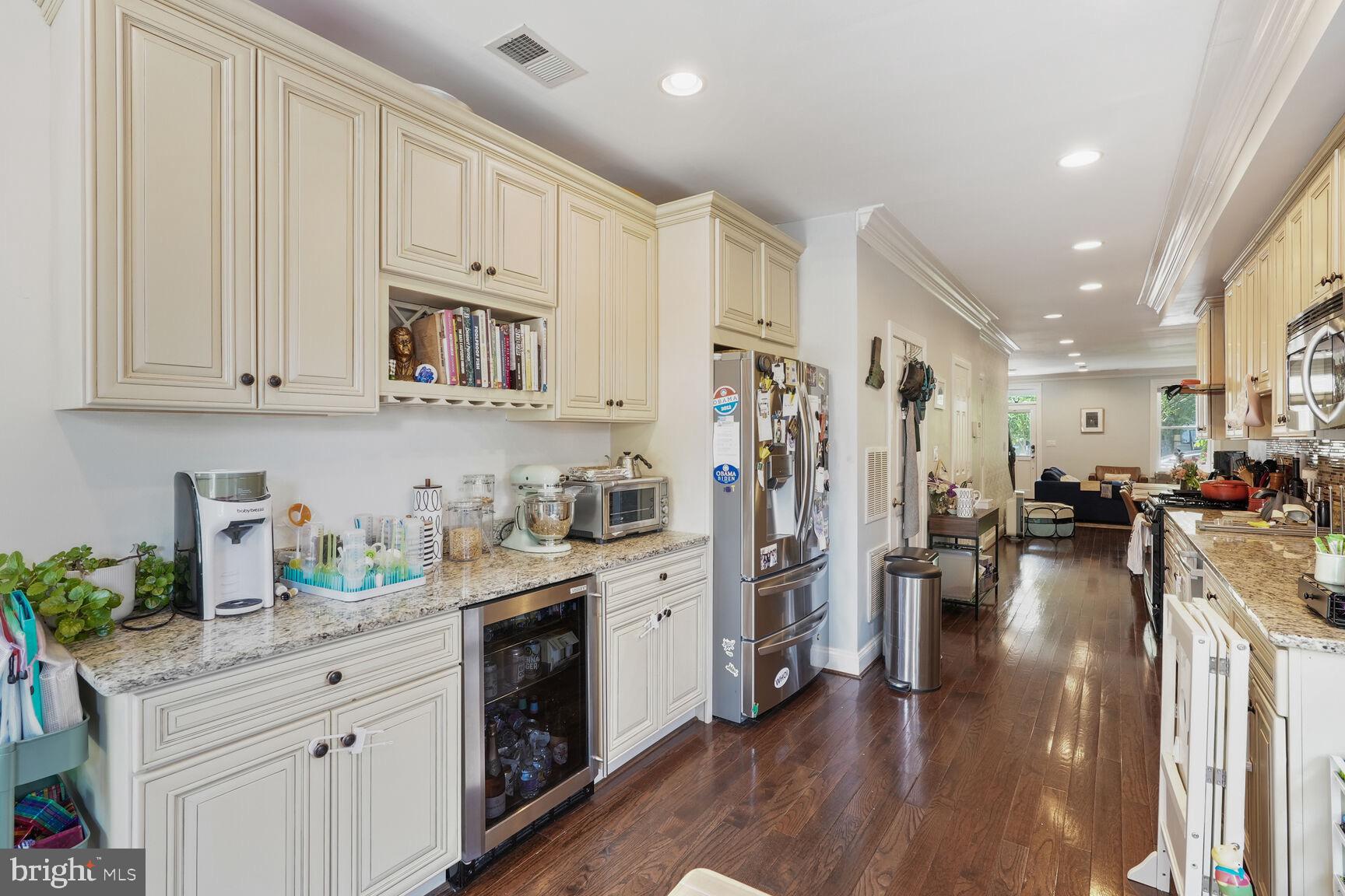 803 9th Street Northeast Washington, DC 20002 - Photo 8 of 22 Custom cabinetry w/granite counters
