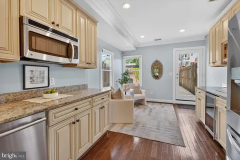 $924,900 | 803 9th Street Northeast, Washington, DC 20002