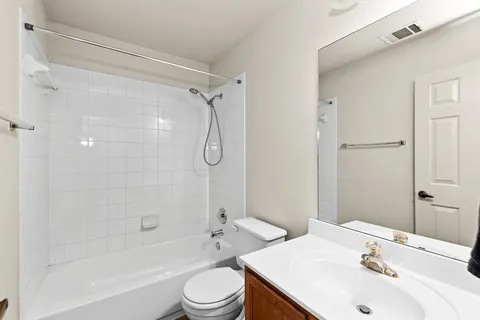 $1,975 | 2410 Great Oaks Drive, Unit 202, Round Rock, TX 78681