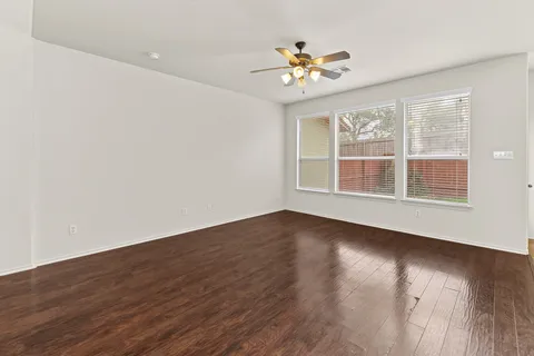 $1,975 | 2410 Great Oaks Drive, Unit 202, Round Rock, TX 78681