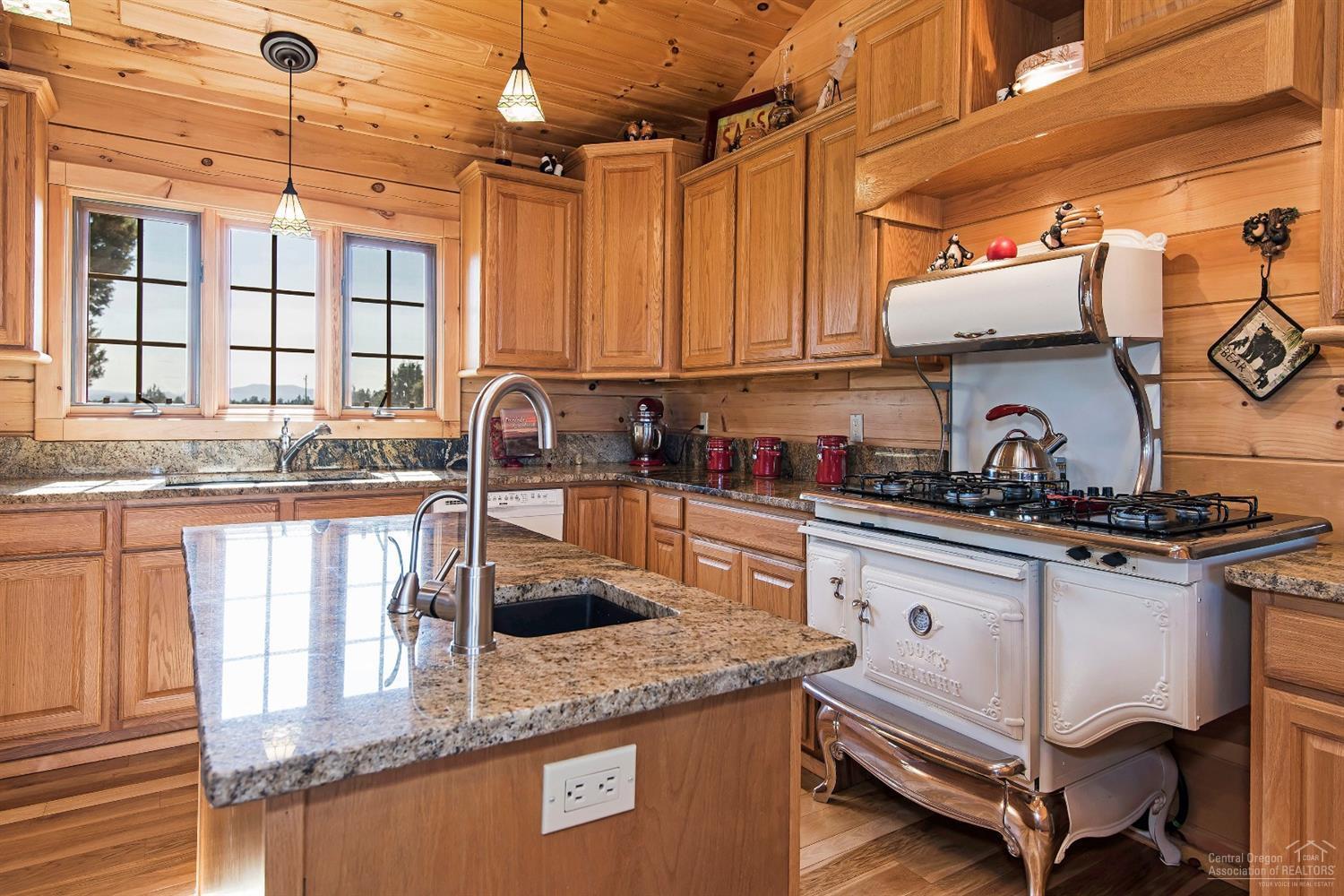 62255 Dodds Road Bend, OR 97701 - Photo 10 of 25 Additional Photo