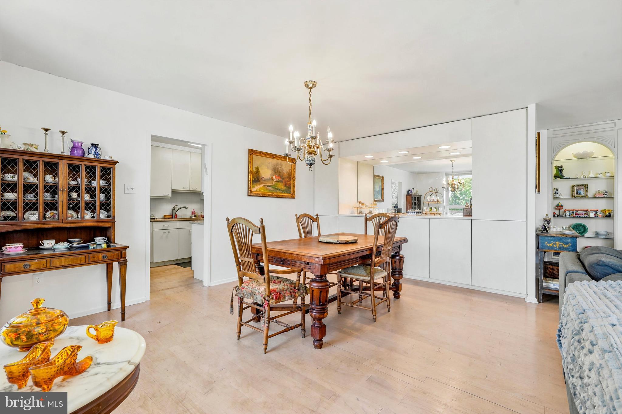41 Conshohocken State Road, Unit 503 Bala Cynwyd, PA 19004 - Photo 8 of 24 Dining Room with hardwood floors and built-ins
