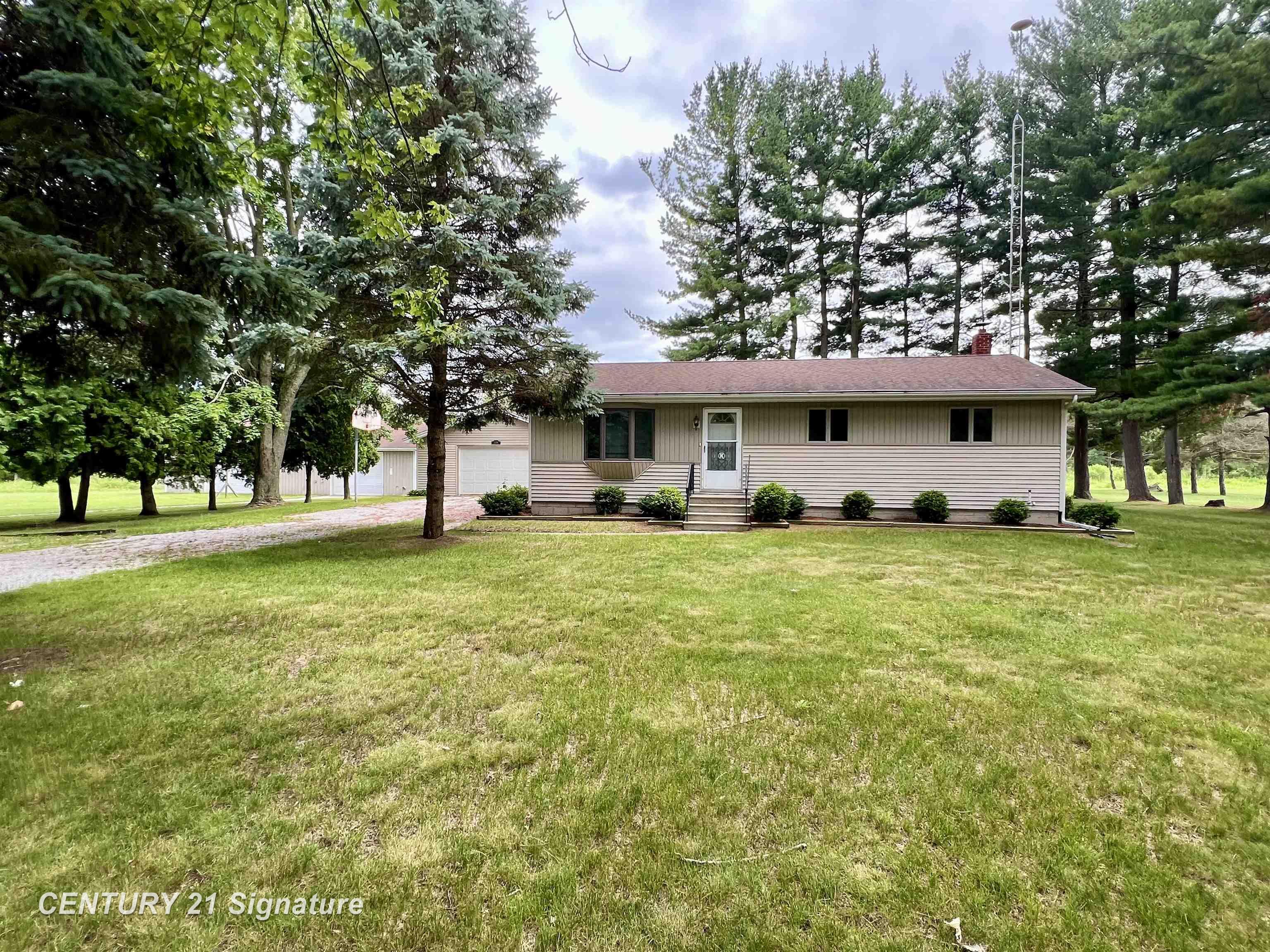 2134 Tittabawassee Road Hemlock, MI 48626 - Photo 2 of 30