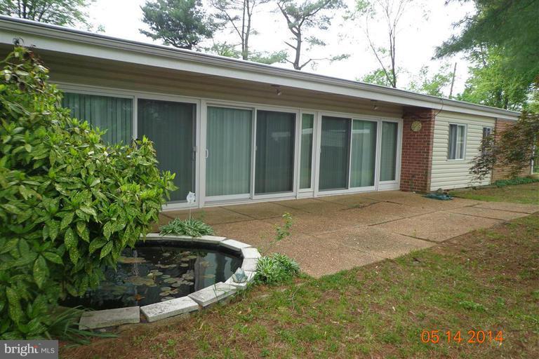 9441 North Penfield Road Columbia, MD 21045 - Photo 17 of 18 Exterior (Rear)