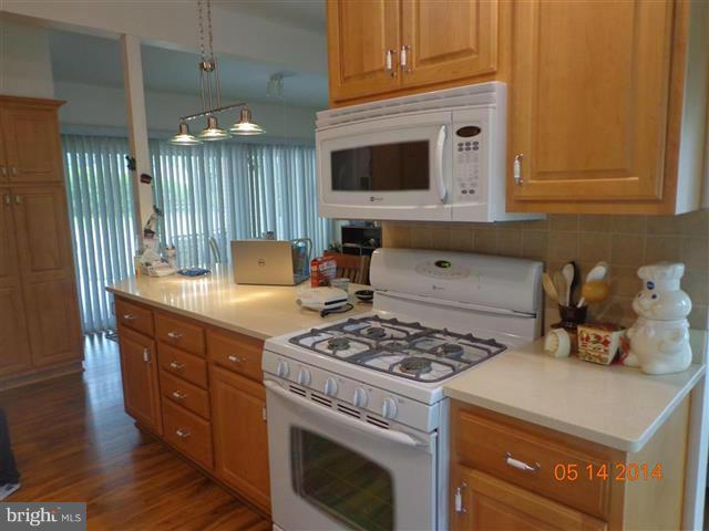 9441 North Penfield Road Columbia, MD 21045 - Photo 6 of 18 Kitchen