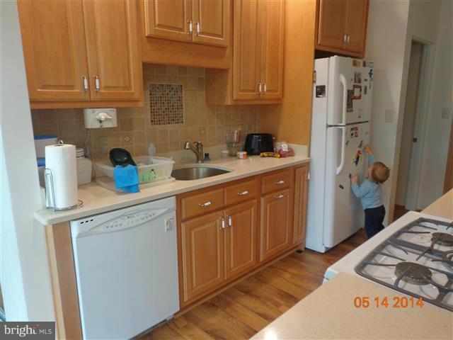 9441 North Penfield Road Columbia, MD 21045 - Photo 7 of 18 Kitchen