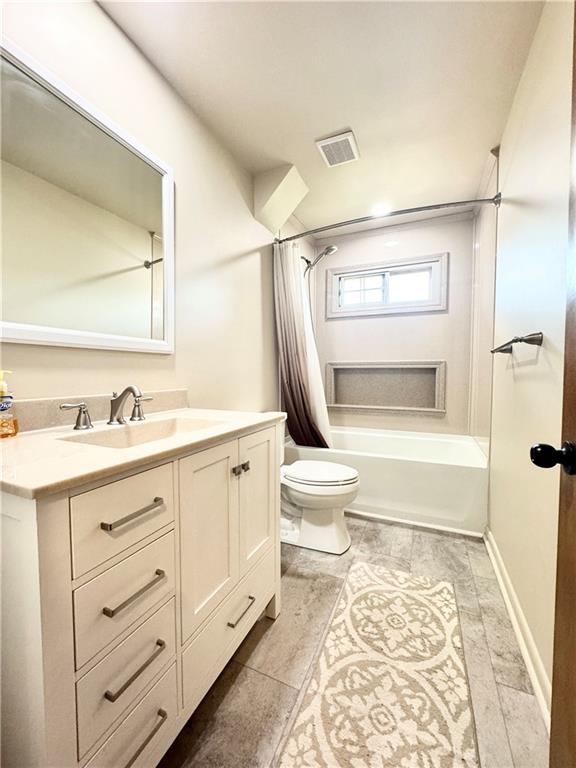 824 Shenango Road New Castle, PA 16101 - Photo 13 of 34 a bathroom with a sink a toilet and shower