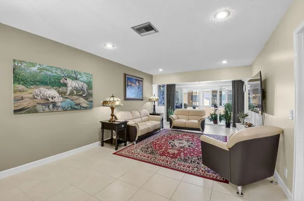$200,000 | 1141 Violet Terrace, Unit 202, Delray Beach, FL 33445