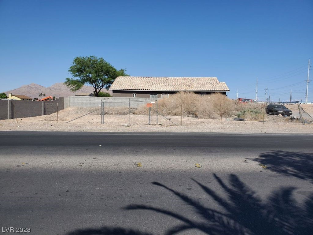 Cincinnat Las Vegas, NV 89104 - Photo 3 of 8