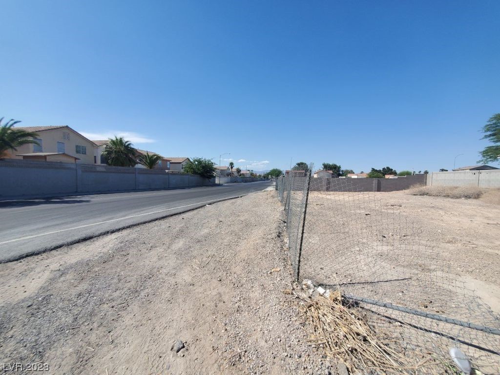 Cincinnat Las Vegas, NV 89104 - Photo 5 of 8