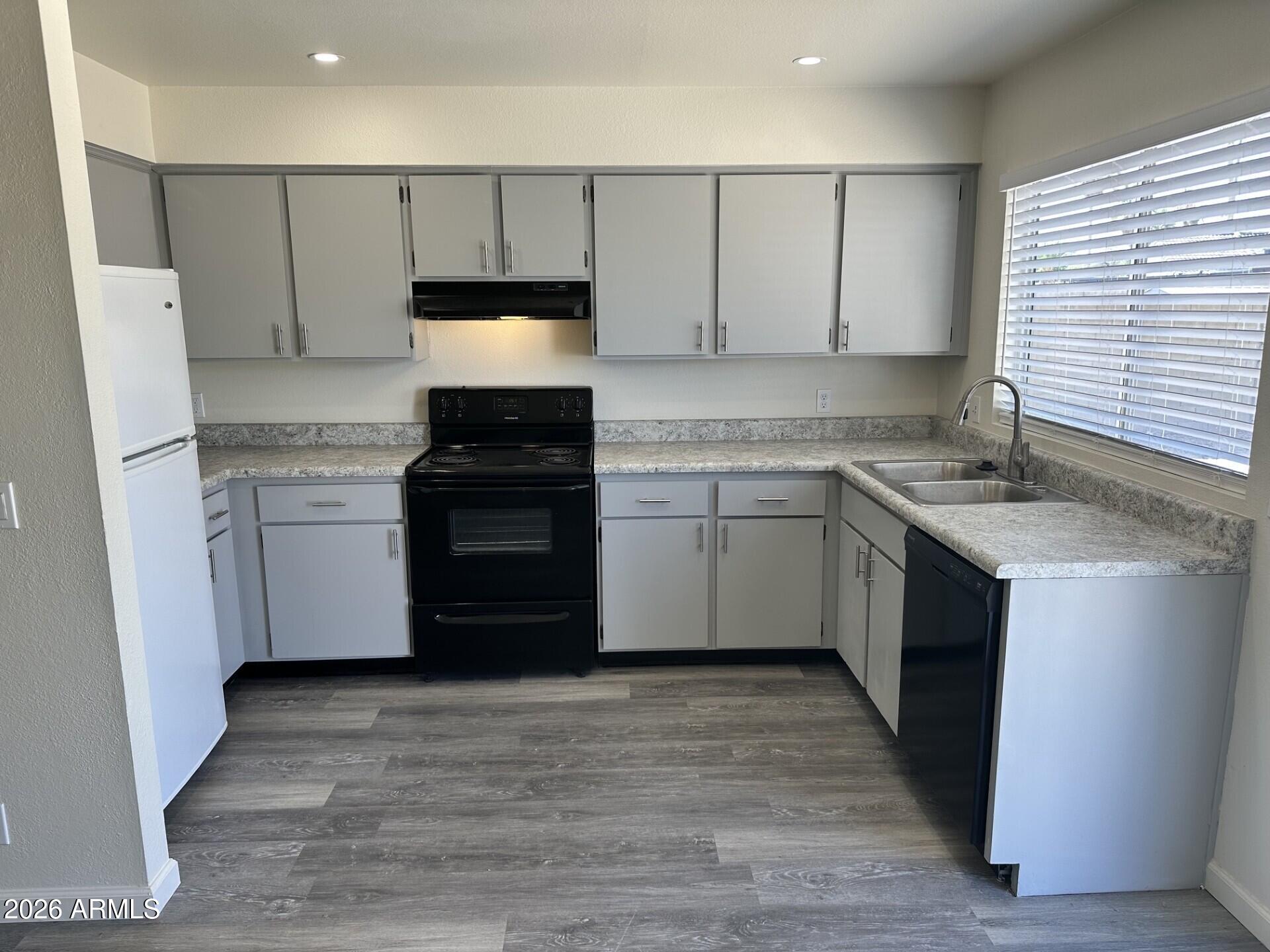 5832 West John Cabot Road Glendale, AZ 85308 - Photo 5 of 15