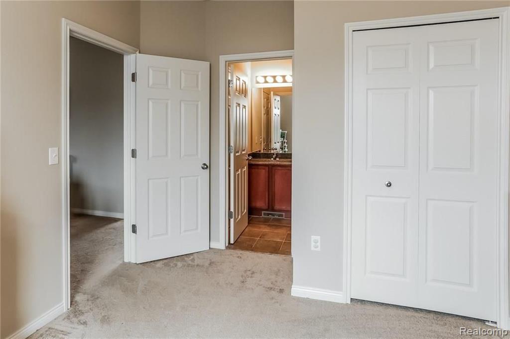 3058 Fantail Court Rochester Hills, MI 48309 - Photo 21 of 43