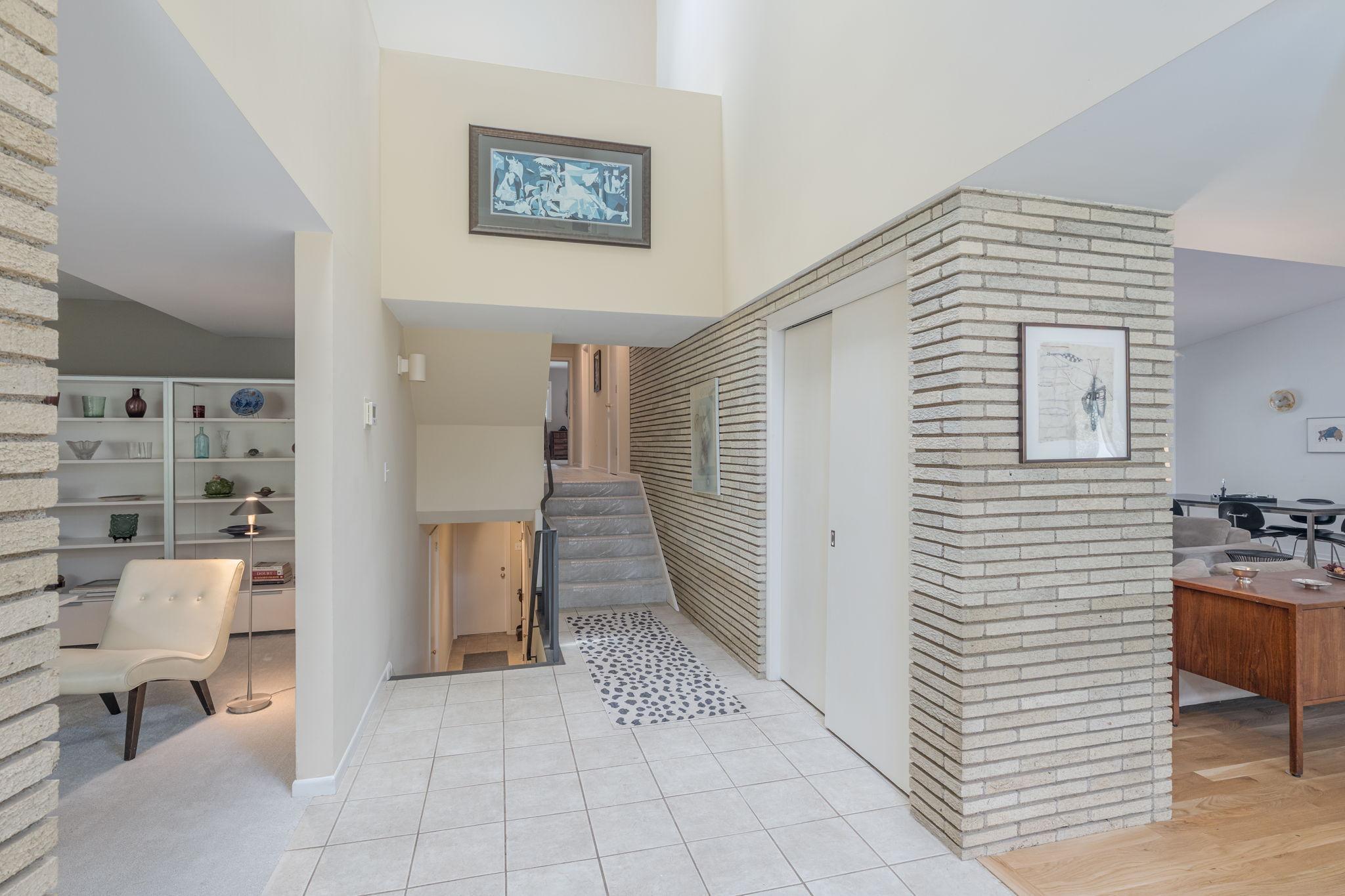 2191 Edgcumbe Road St. Paul, MN 55116 - Photo 9 of 58