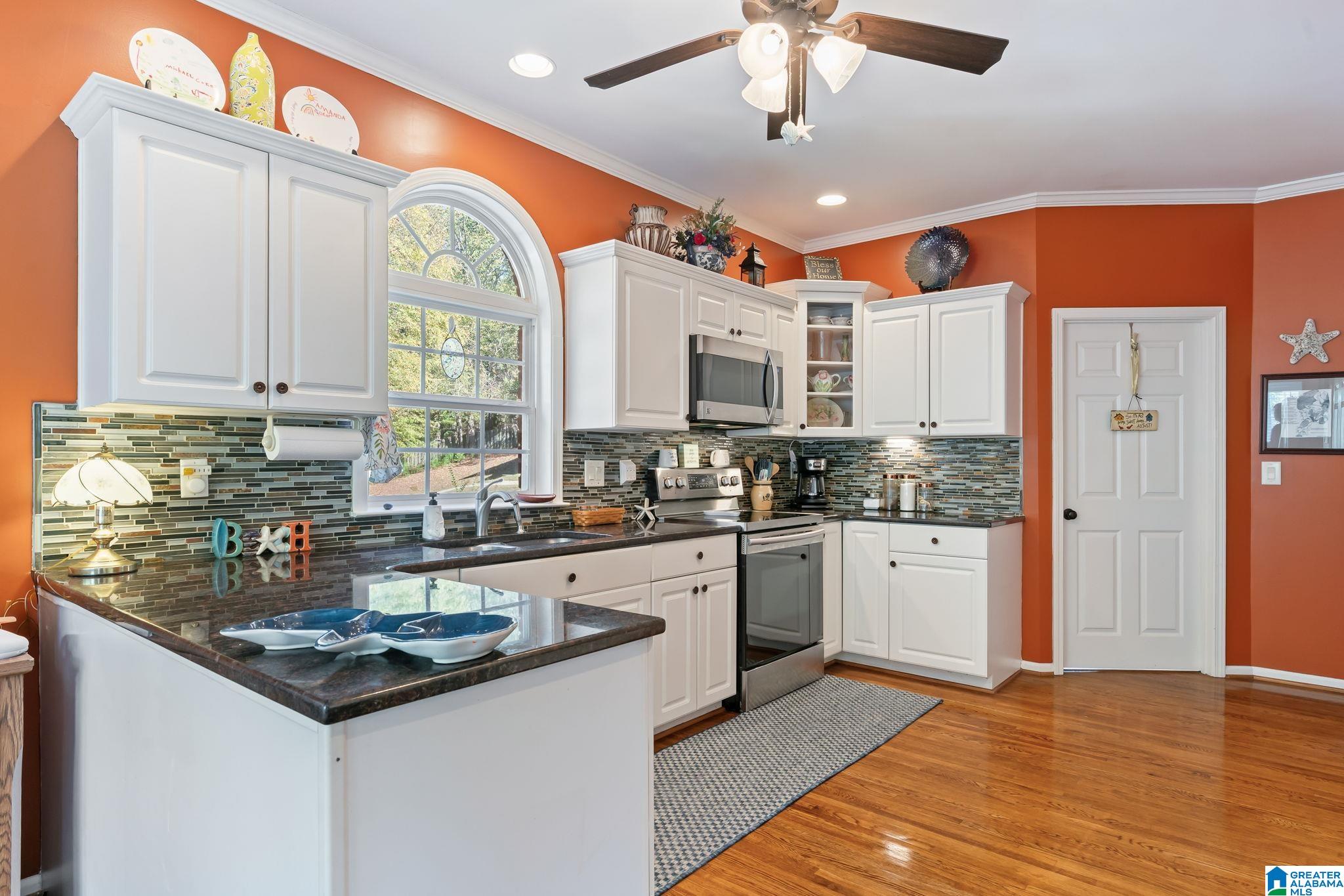 240 Silverleaf Drive Pelham, AL 35124 - Photo 3 of 66