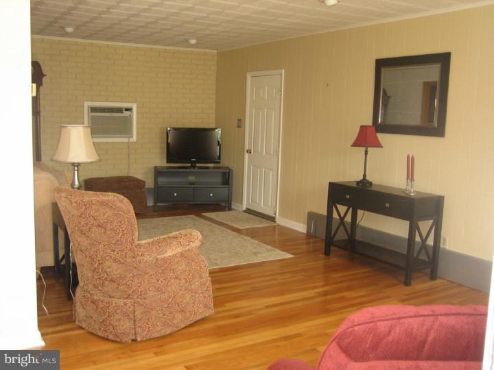 1253 Kepler Road Pottstown, PA 19464 - Photo 8 of 15 Living Room