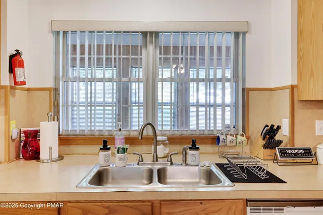 $387,000 | 138 Kensington Drive, Bushkill, PA 18324