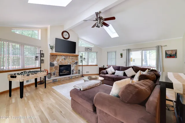 $387,000 | 138 Kensington Drive, Bushkill, PA 18324