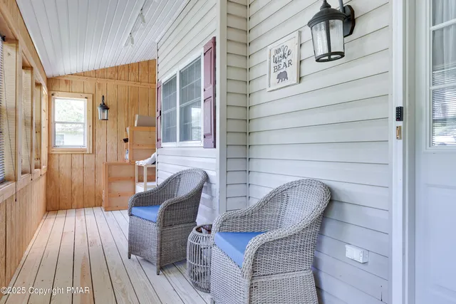 $387,000 | 138 Kensington Drive, Bushkill, PA 18324