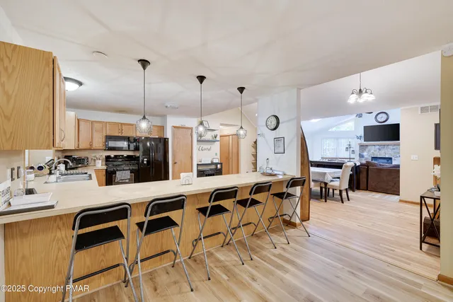 $387,000 | 138 Kensington Drive, Bushkill, PA 18324