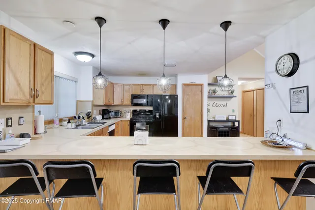 $387,000 | 138 Kensington Drive, Bushkill, PA 18324