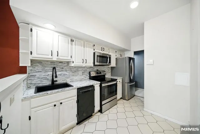 $2,700 | 224 48th Street, Unit 1G, Union City, NJ 07087