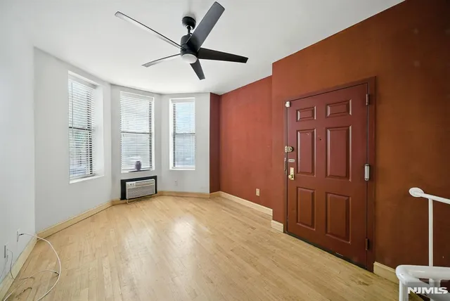 $2,700 | 224 48th Street, Unit 1G, Union City, NJ 07087