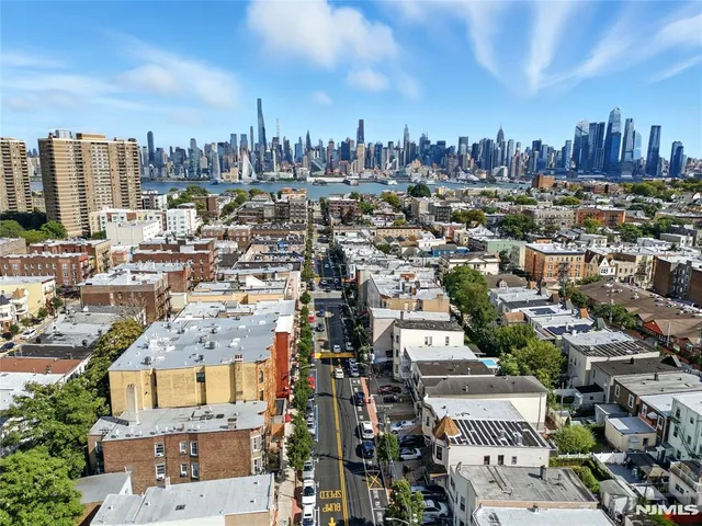 $2,700 | 224 48th Street, Unit 1G, Union City, NJ 07087