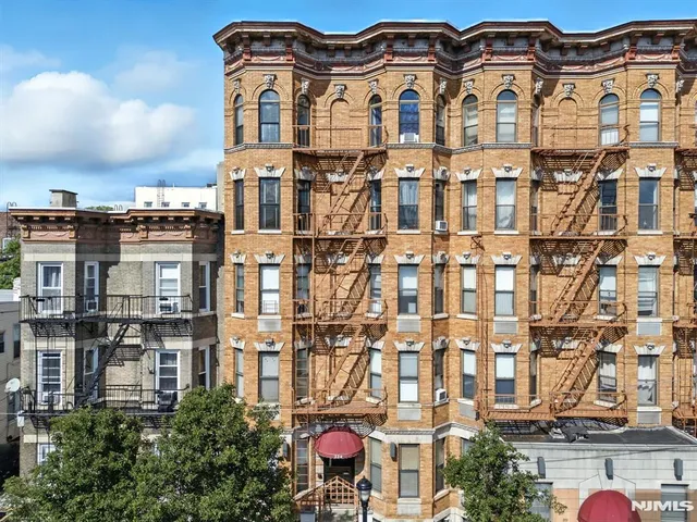 $2,700 | 224 48th Street, Unit 1G, Union City, NJ 07087