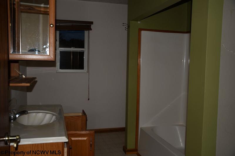 1724 Little Birch Road Sutton, WV 26601 - Photo 6 of 14 Gallery Image 6