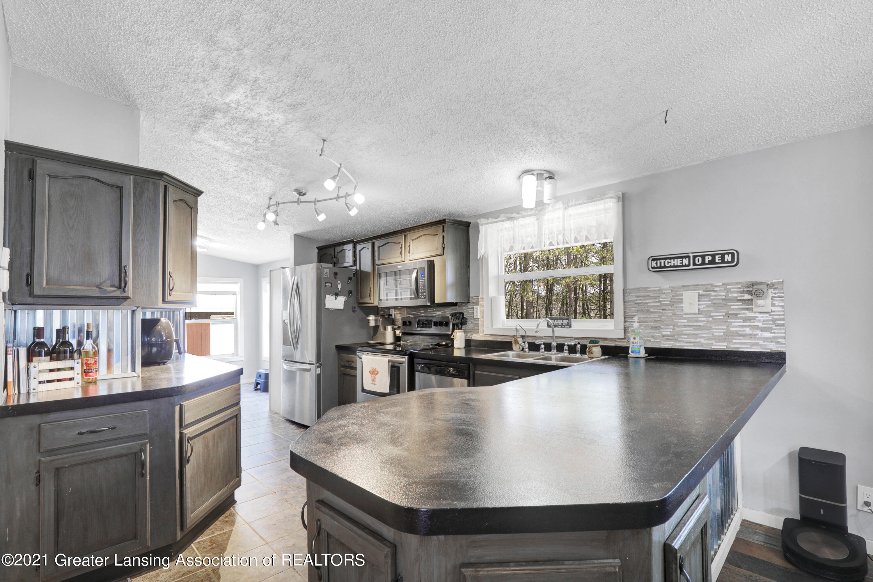 6107 Woods Road Bellevue, MI 49021 - Photo 8 of 51 9I3A0905