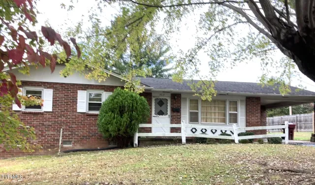 $182,900 | 1917 Club Drive, Johnson City, TN 37601