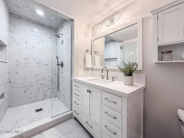 $1,050,000 | 2153 Cook Circle, Thousand Oaks, CA 91360