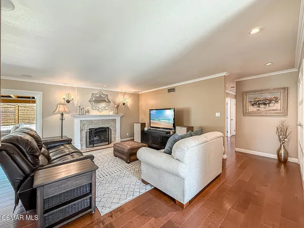 $1,050,000 | 2153 Cook Circle, Thousand Oaks, CA 91360