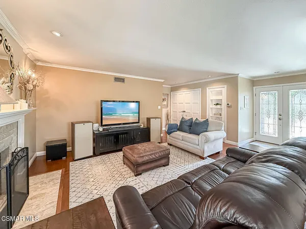 $1,050,000 | 2153 Cook Circle, Thousand Oaks, CA 91360