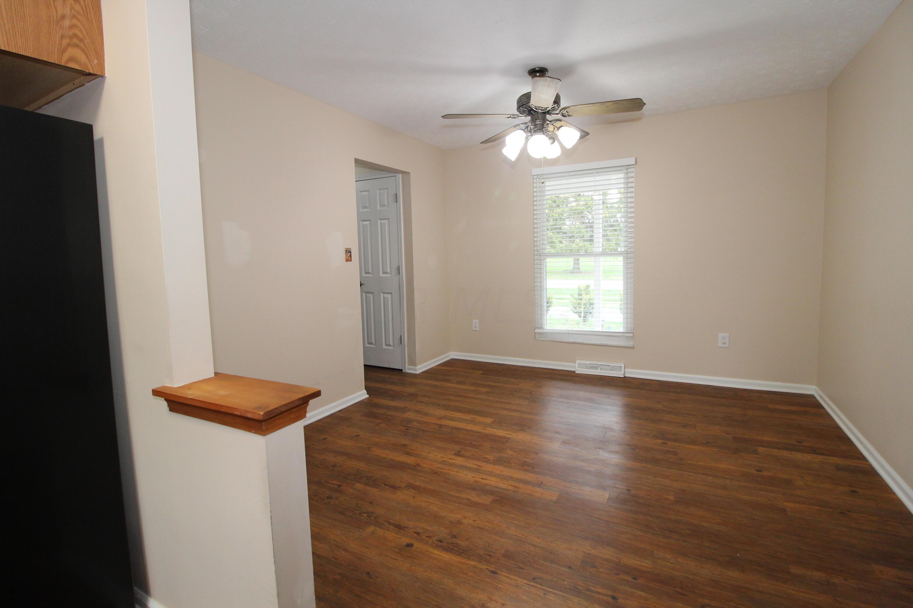 411 Clotts Road Columbus, OH 43230 - Photo 11 of 36 Dining Room