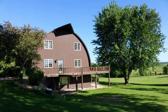 2950 Hales Mill Road Dubuque, IA 52002 - Photo 22 of 25 Gallery Image 22