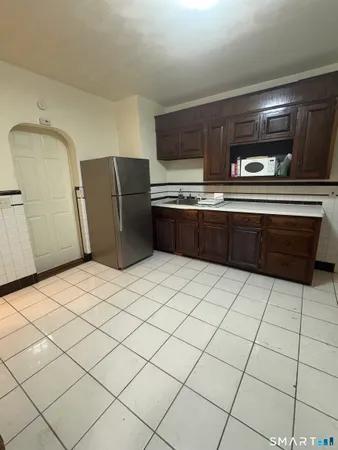 $1,200 | 137 Hawkins Street, Derby, CT 06418