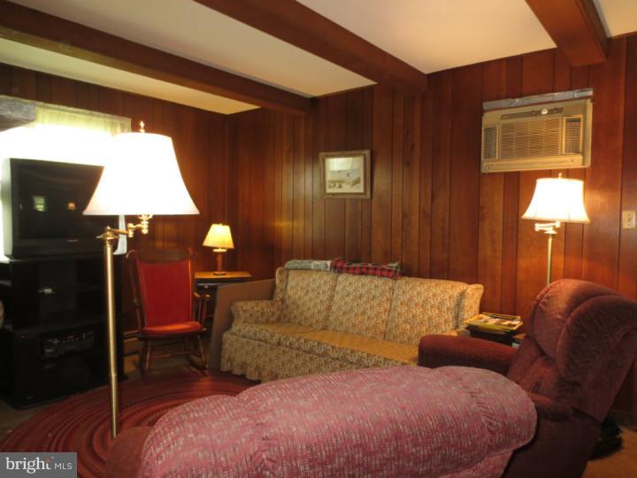 2265 Kerr Road Harleysville, PA 19438 - Photo 13 of 19 Family Room