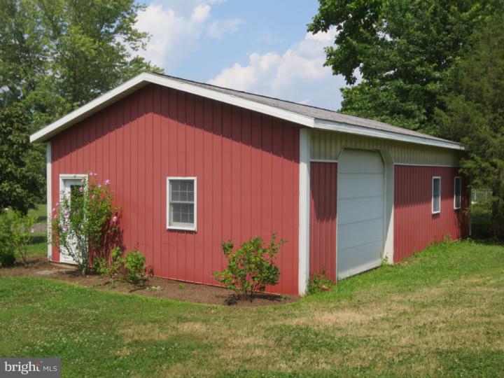 2265 Kerr Road Harleysville, PA 19438 - Photo 5 of 19 Garage