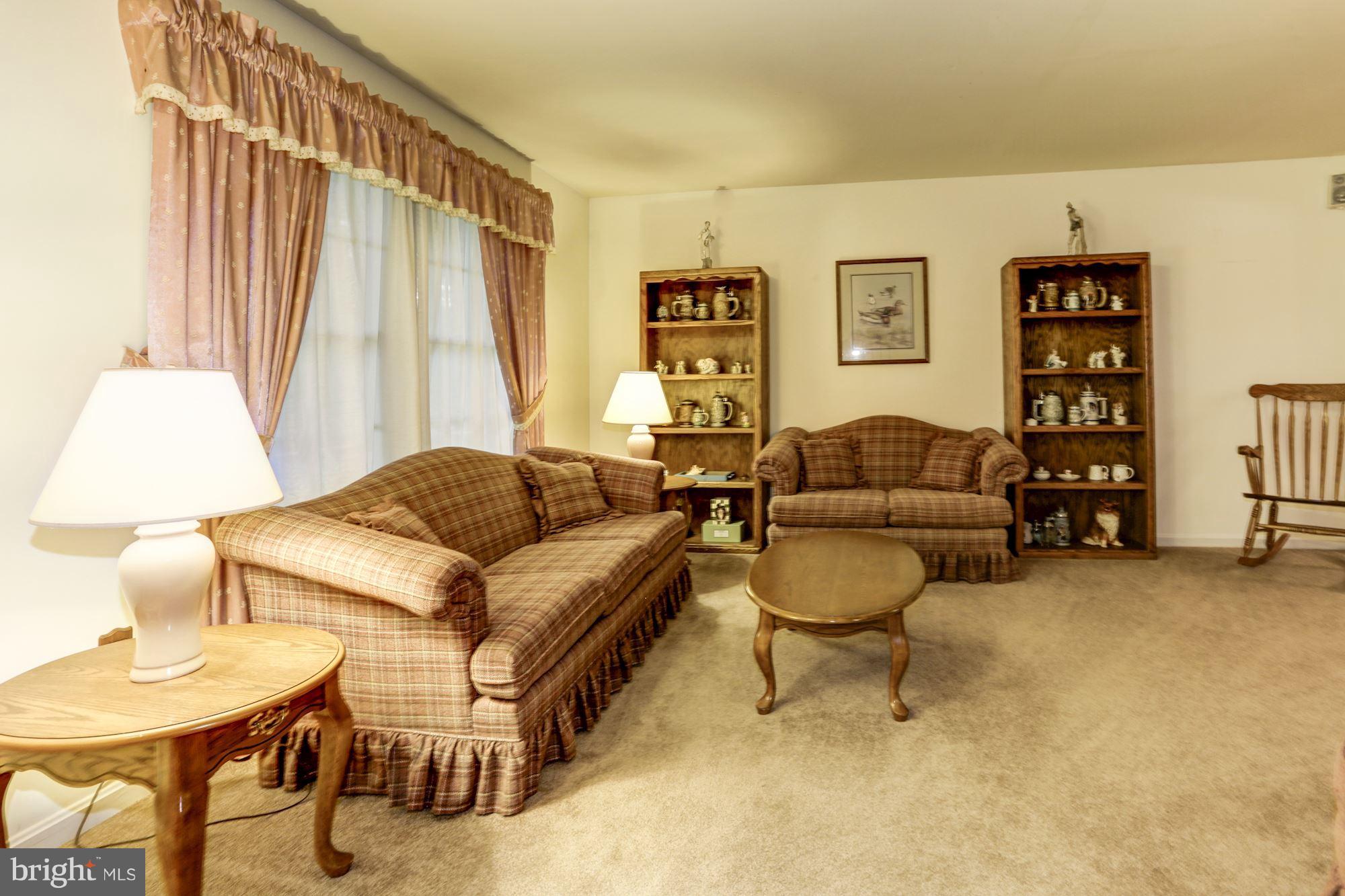 11825 Warner Road Keymar, MD 21757 - Photo 5 of 28 Living Room