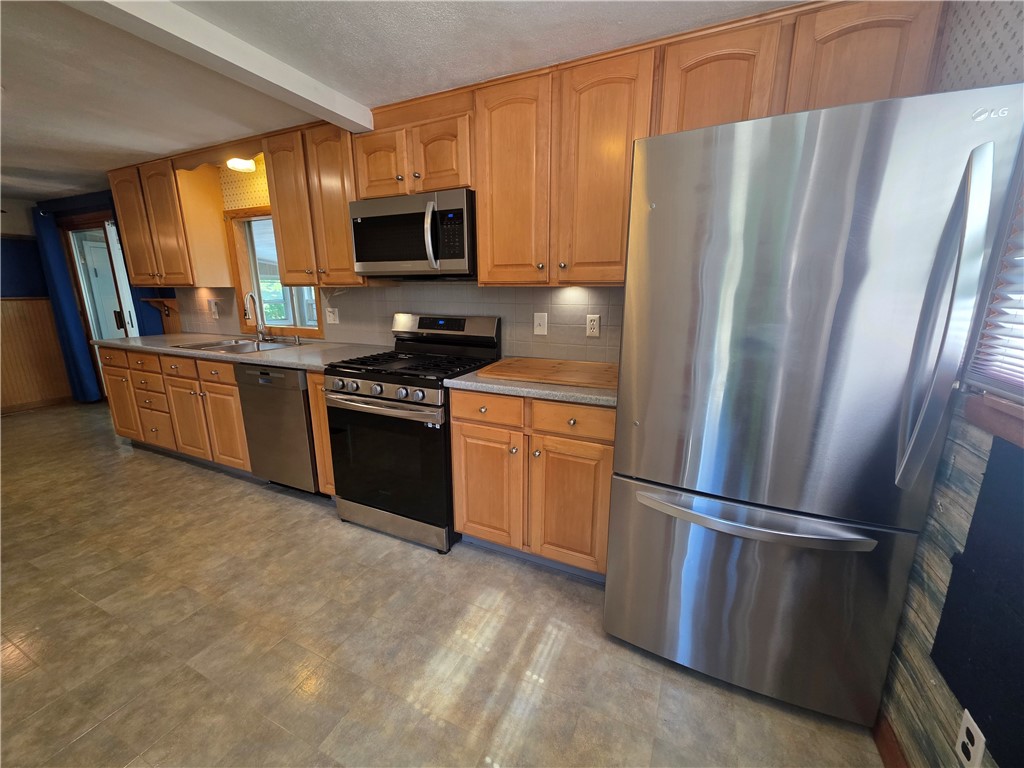 1 Hopkins Court Coventry, RI 02816 - Photo 10 of 38