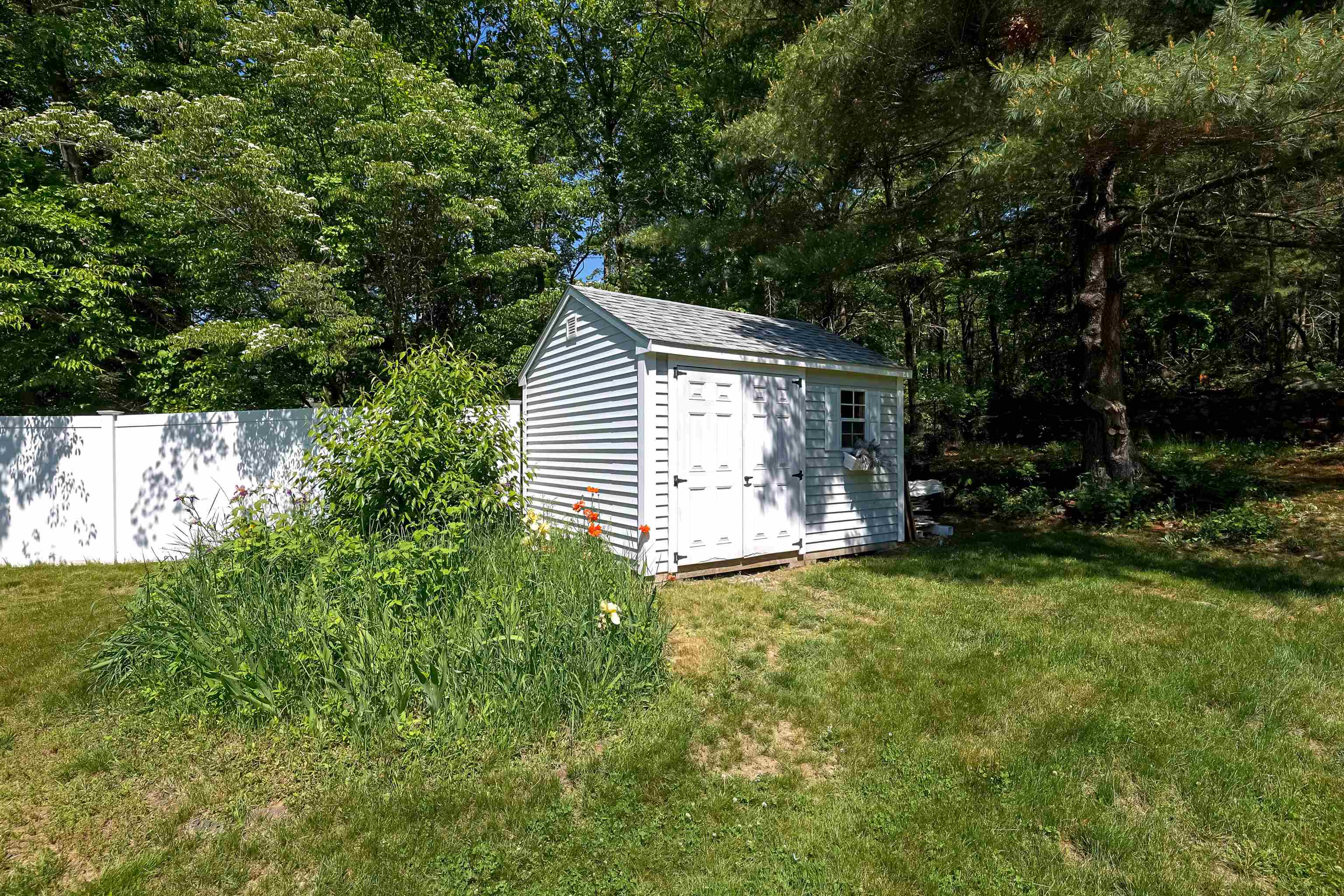 109 Baboosic Lake Road Merrimack, NH 03054 - Photo 10 of 39