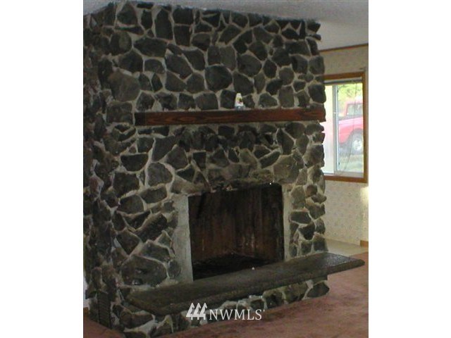 153 Barton Road Rochester, WA 98579 - Photo 4 of 12