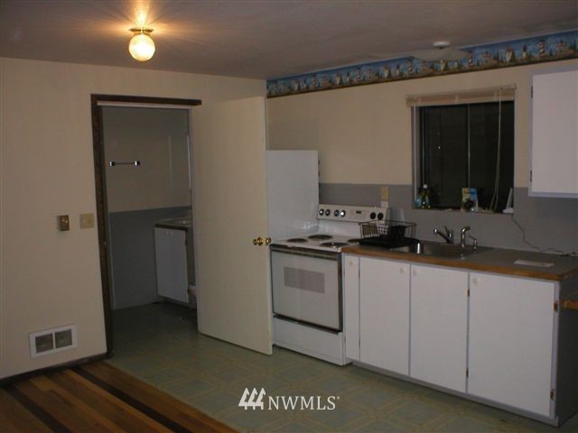153 Barton Road Rochester, WA 98579 - Photo 9 of 12