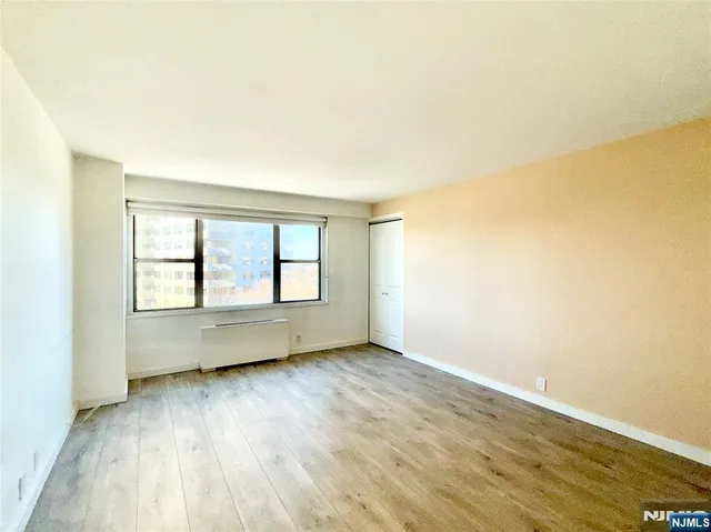 $159,000 | 2077 Center Avenue, Unit 5E, Fort Lee, NJ 07024